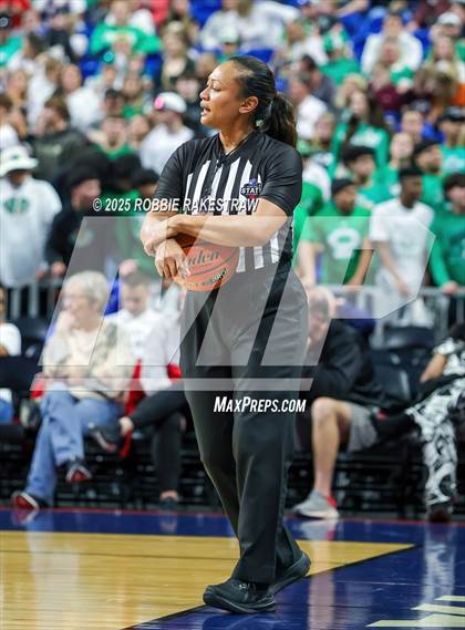 Thumbnail 2 in Cuero vs. Lincoln (UIL 4A Basketball Division II Final) photogallery.