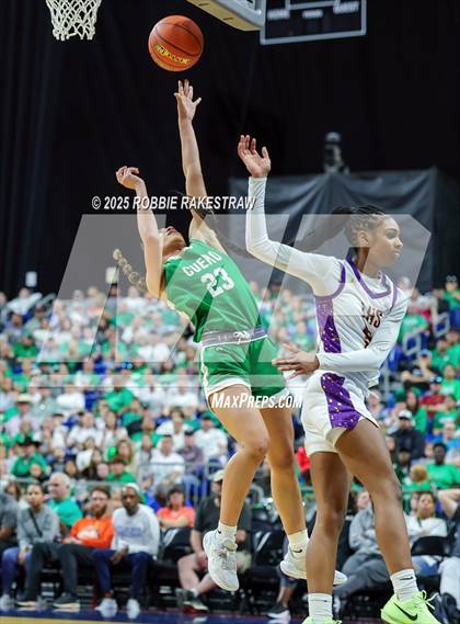 Thumbnail 2 in Cuero vs. Lincoln (UIL 4A Basketball Division II Final) photogallery.