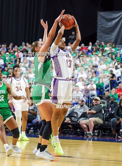 Thumbnail 3 in Cuero vs. Lincoln (UIL 4A Basketball Division II Final) photogallery.