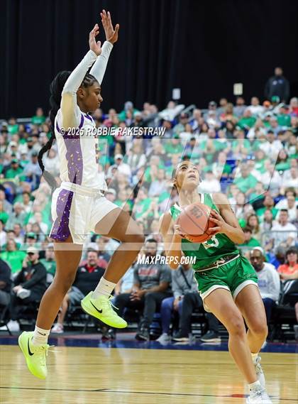 Thumbnail 3 in Cuero vs. Lincoln (UIL 4A Basketball Division II Final) photogallery.