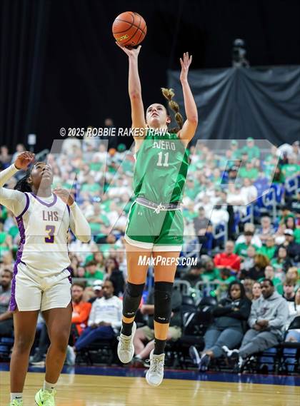 Thumbnail 3 in Cuero vs. Lincoln (UIL 4A Basketball Division II Final) photogallery.