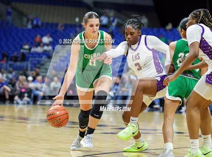 Thumbnail 3 in Cuero vs. Lincoln (UIL 4A Basketball Division II Final) photogallery.