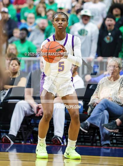 Thumbnail 2 in Cuero vs. Lincoln (UIL 4A Basketball Division II Final) photogallery.