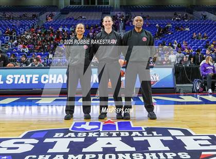 Thumbnail 1 in Cuero vs. Lincoln (UIL 4A Basketball Division II Final) photogallery.