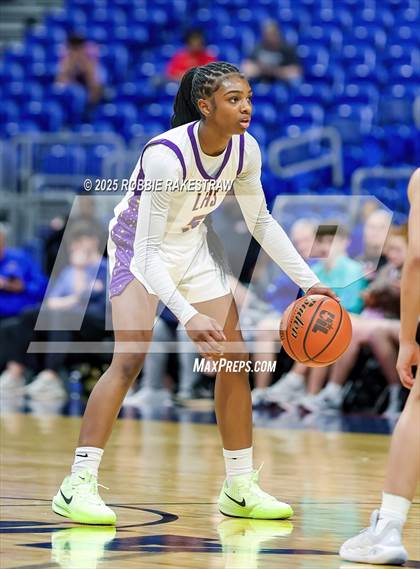 Thumbnail 3 in Cuero vs. Lincoln (UIL 4A Basketball Division II Final) photogallery.