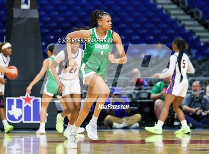 Thumbnail 3 in Cuero vs. Lincoln (UIL 4A Basketball Division II Final) photogallery.
