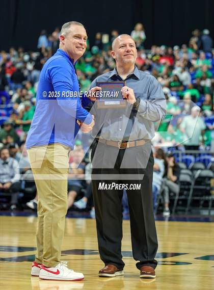 Thumbnail 3 in Cuero vs. Lincoln (UIL 4A Basketball Division II Final) photogallery.