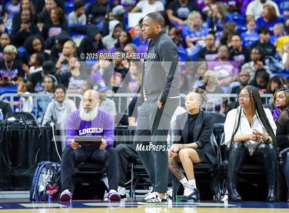 Thumbnail 1 in Cuero vs. Lincoln (UIL 4A Basketball Division II Final) photogallery.