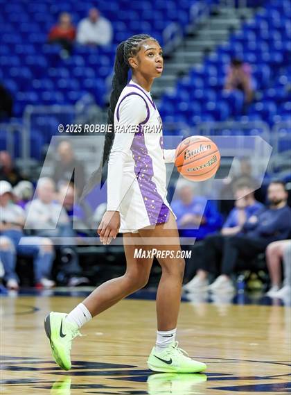 Thumbnail 2 in Cuero vs. Lincoln (UIL 4A Basketball Division II Final) photogallery.