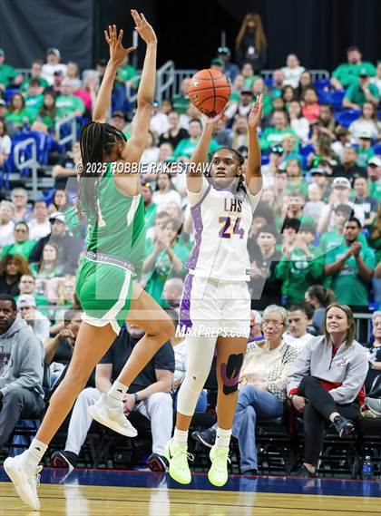Thumbnail 3 in Cuero vs. Lincoln (UIL 4A Basketball Division II Final) photogallery.