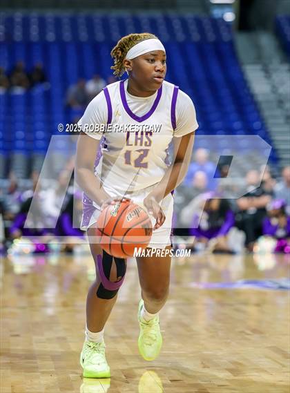 Thumbnail 2 in Cuero vs. Lincoln (UIL 4A Basketball Division II Final) photogallery.