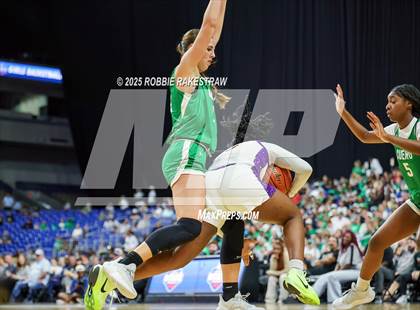 Thumbnail 2 in Cuero vs. Lincoln (UIL 4A Basketball Division II Final) photogallery.