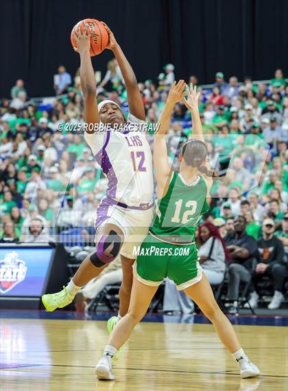 Thumbnail 2 in Cuero vs. Lincoln (UIL 4A Basketball Division II Final) photogallery.