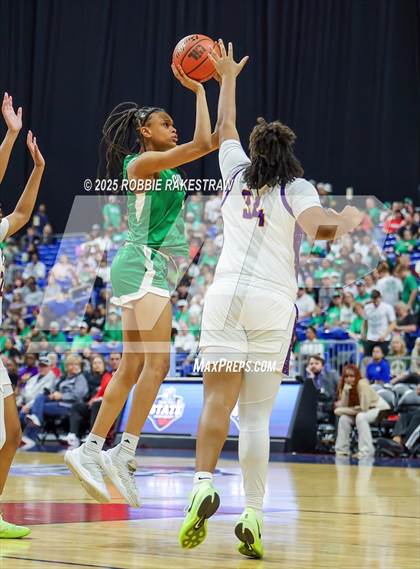 Thumbnail 3 in Cuero vs. Lincoln (UIL 4A Basketball Division II Final) photogallery.