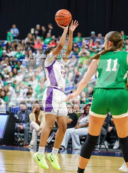 Thumbnail 2 in Cuero vs. Lincoln (UIL 4A Basketball Division II Final) photogallery.