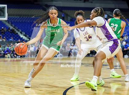 Thumbnail 3 in Cuero vs. Lincoln (UIL 4A Basketball Division II Final) photogallery.