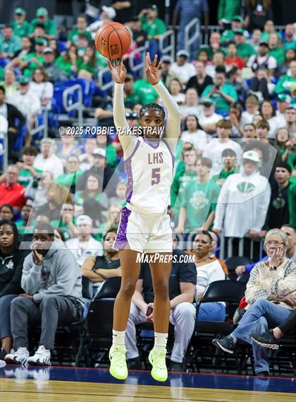 Thumbnail 3 in Cuero vs. Lincoln (UIL 4A Basketball Division II Final) photogallery.