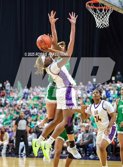 Thumbnail 2 in Cuero vs. Lincoln (UIL 4A Basketball Division II Final) photogallery.