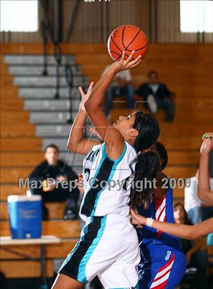 Thumbnail 1 in Hardin-Jefferson vs Pasadena Memorial (McDonalds Texas Invitational) photogallery.