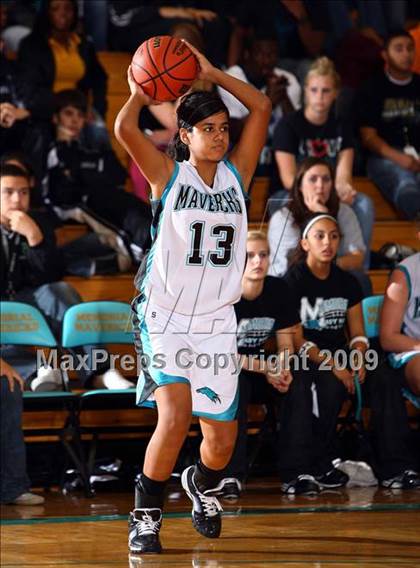 Thumbnail 2 in Hardin-Jefferson vs Pasadena Memorial (McDonalds Texas Invitational) photogallery.