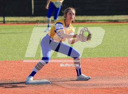 Thumbnail 2 in Glen Rose @ Brock photogallery.