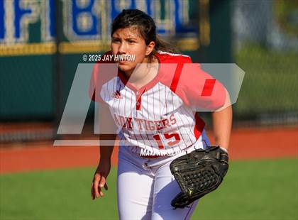 Thumbnail 2 in Glen Rose @ Brock photogallery.