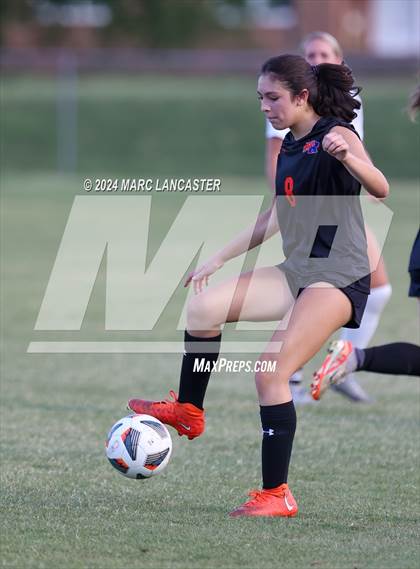Thumbnail 3 in Mooresville vs. Marvin Ridge (NCHSAA 4A West Regional Final) photogallery.