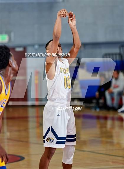 Thumbnail 2 in Grant vs. Inderkum (Cordova Christmas Tournament) photogallery.