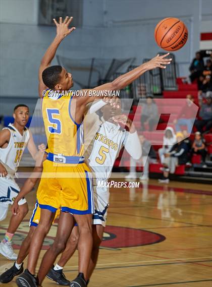 Thumbnail 1 in Grant vs. Inderkum (Cordova Christmas Tournament) photogallery.
