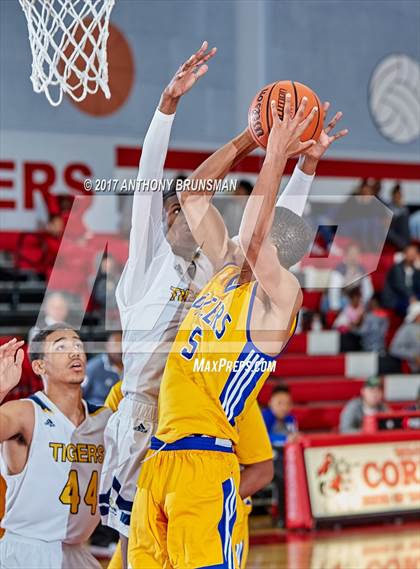 Thumbnail 2 in Grant vs. Inderkum (Cordova Christmas Tournament) photogallery.