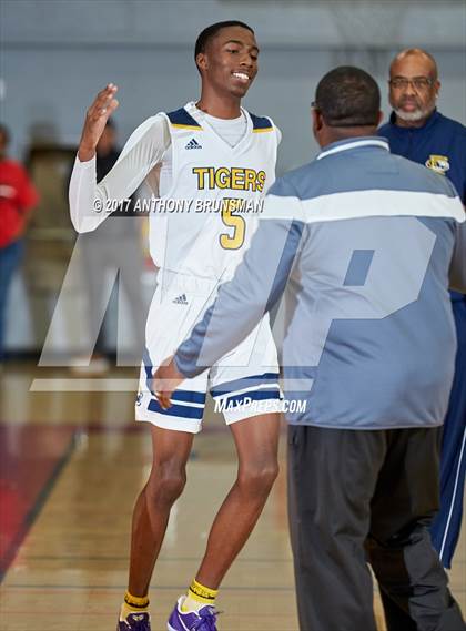 Thumbnail 3 in Grant vs. Inderkum (Cordova Christmas Tournament) photogallery.