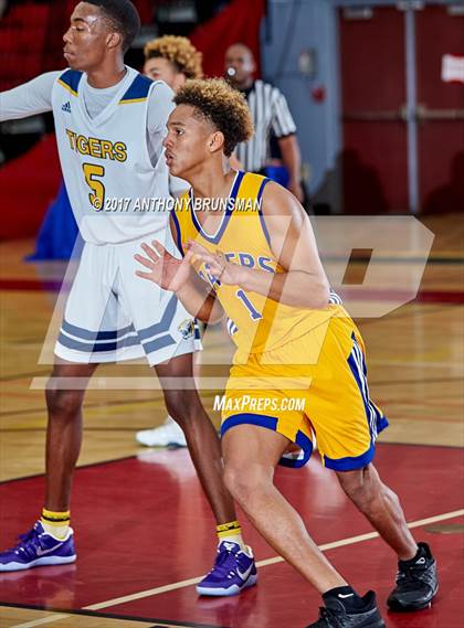 Thumbnail 2 in Grant vs. Inderkum (Cordova Christmas Tournament) photogallery.