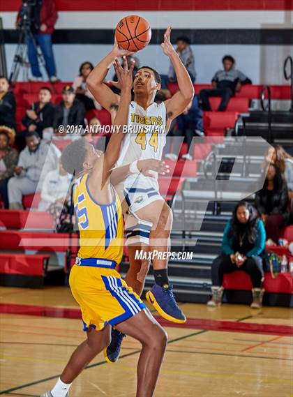 Thumbnail 2 in Grant vs. Inderkum (Cordova Christmas Tournament) photogallery.