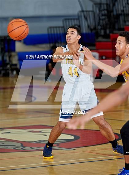 Thumbnail 2 in Grant vs. Inderkum (Cordova Christmas Tournament) photogallery.