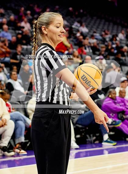 Thumbnail 2 in Rancho Bernardo vs Caruthers (CIF State D2 Final) photogallery.