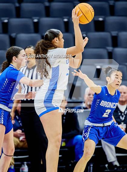 Thumbnail 2 in Rancho Bernardo vs Caruthers (CIF State D2 Final) photogallery.