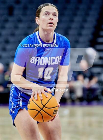 Thumbnail 3 in Rancho Bernardo vs Caruthers (CIF State D2 Final) photogallery.