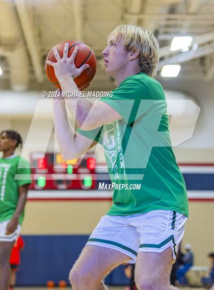 Thumbnail 3 in Little Cypress-Mauriceville vs Kountze (Hardin-Jefferson Tournament) photogallery.