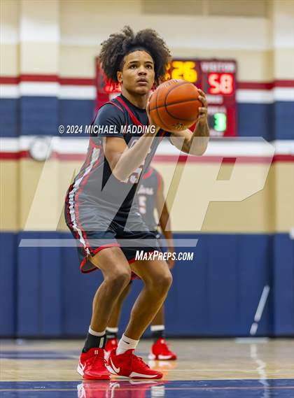 Thumbnail 3 in Little Cypress-Mauriceville vs Kountze (Hardin-Jefferson Tournament) photogallery.