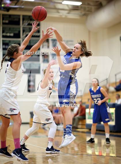 Thumbnail 2 in Dakota Ridge vs. Broomfield (Castle View/ThunderRidge Tip-Off Tourney) photogallery.