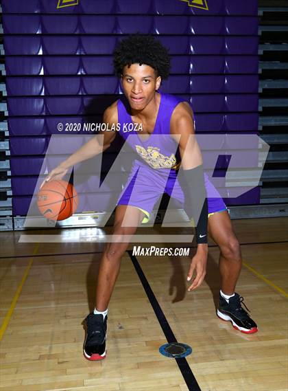 Thumbnail 2 in Lynwood Varsity Basketball Photo Shoot photogallery.