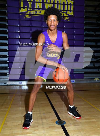 Thumbnail 2 in Lynwood Varsity Basketball Photo Shoot photogallery.