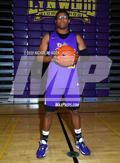 Thumbnail 1 in Lynwood Varsity Basketball Photo Shoot photogallery.