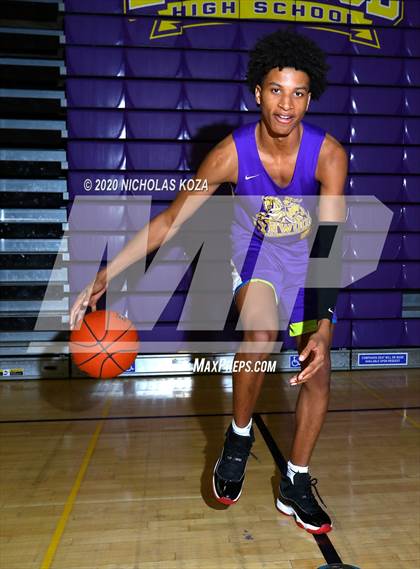 Thumbnail 1 in Lynwood Varsity Basketball Photo Shoot photogallery.