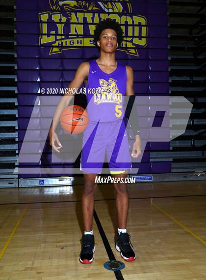 Thumbnail 3 in Lynwood Varsity Basketball Photo Shoot photogallery.