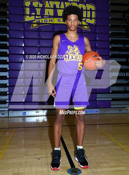 Thumbnail 3 in Lynwood Varsity Basketball Photo Shoot photogallery.