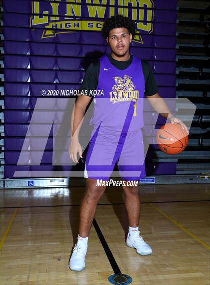 Thumbnail 3 in Lynwood Varsity Basketball Photo Shoot photogallery.