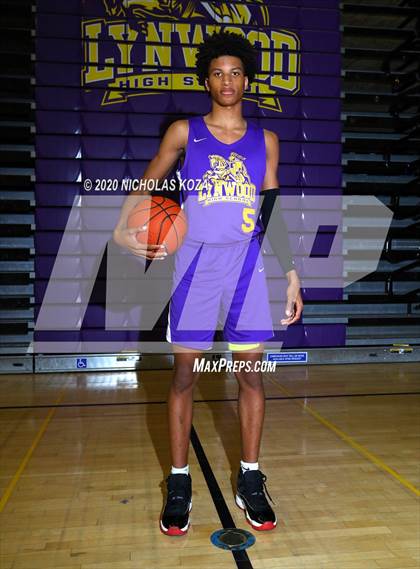 Thumbnail 1 in Lynwood Varsity Basketball Photo Shoot photogallery.