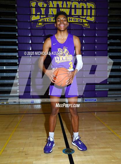 Thumbnail 3 in Lynwood Varsity Basketball Photo Shoot photogallery.