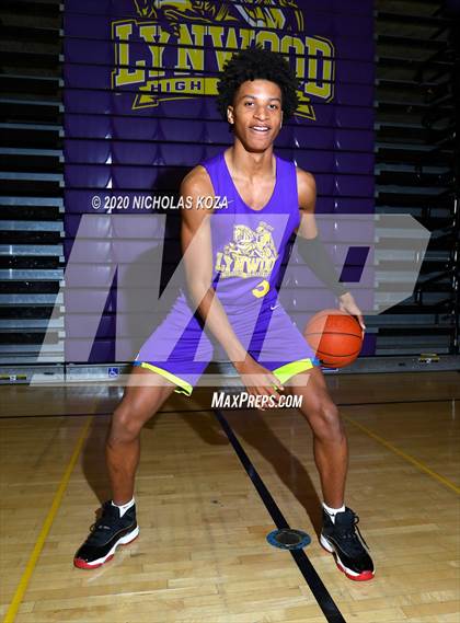 Thumbnail 1 in Lynwood Varsity Basketball Photo Shoot photogallery.